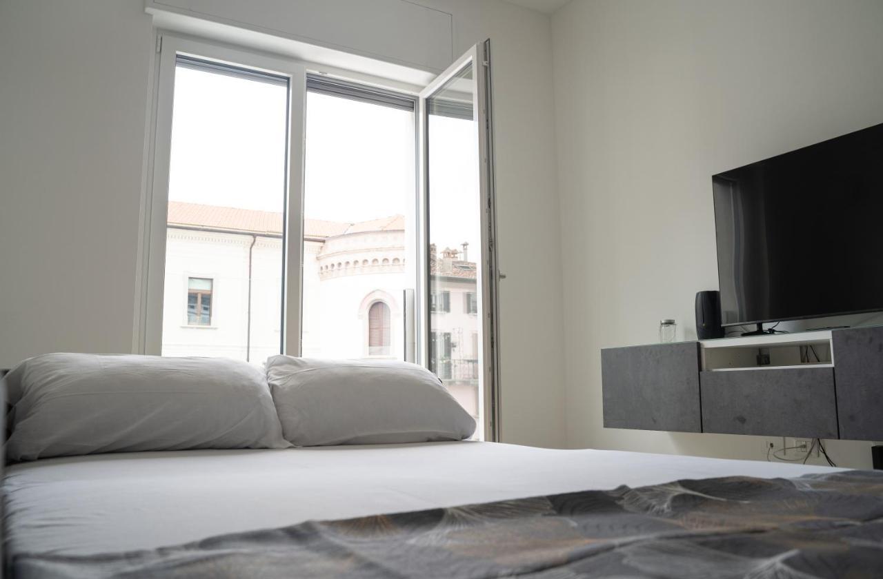 Apartament Piazza XX Settembre - Feel The Centre Lecco Zewnętrze zdjęcie